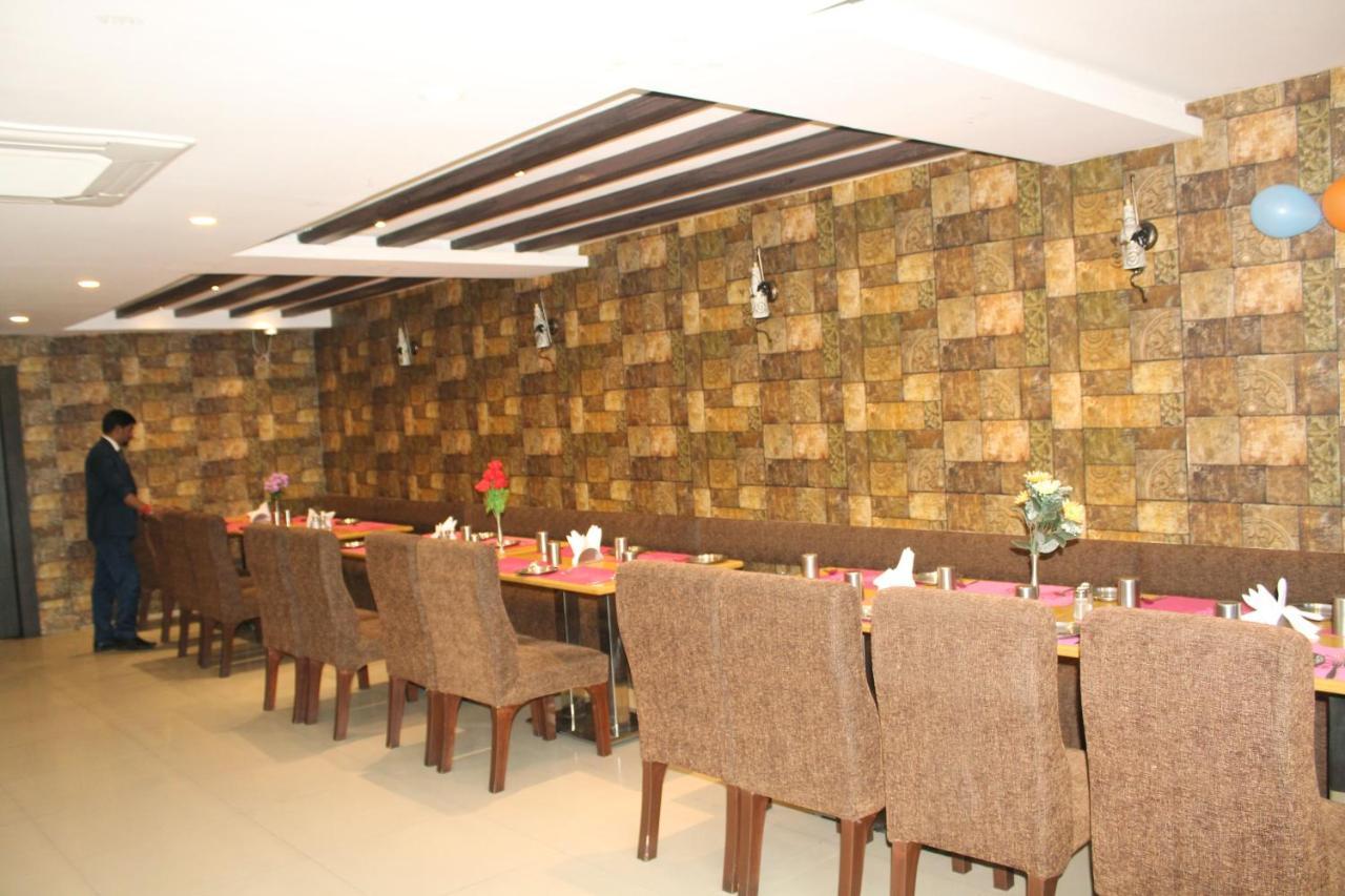 Hotel Anandam Kānker Exterior foto